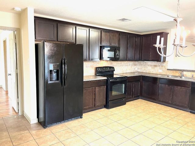 777 Great Oaks, New Braunfels, TX 78130