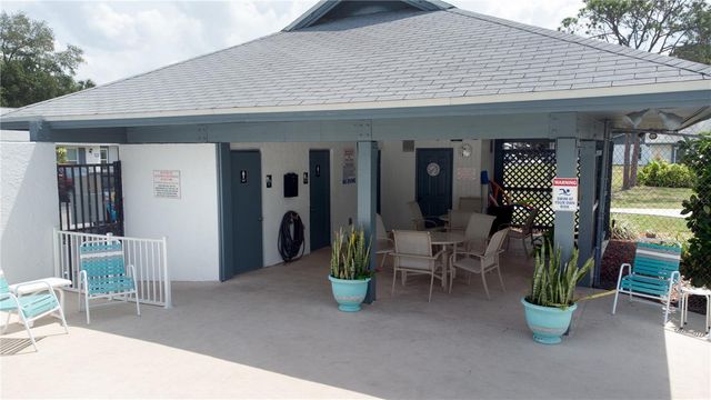 7115 PARKSIDE VILLAS DR N, St Petersburg, FL 33709