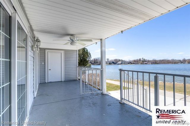 3553 Port Cove Drive 36, Waterford, MI 48328