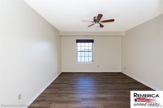 3553 Port Cove Drive 36, Waterford, MI 48328