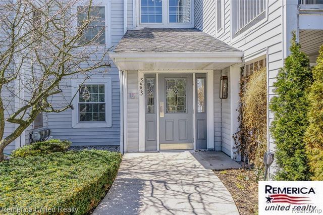 3553 Port Cove Drive 36, Waterford, MI 48328