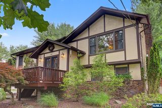 12 Seminole Avenue, Oakland, NJ 07436