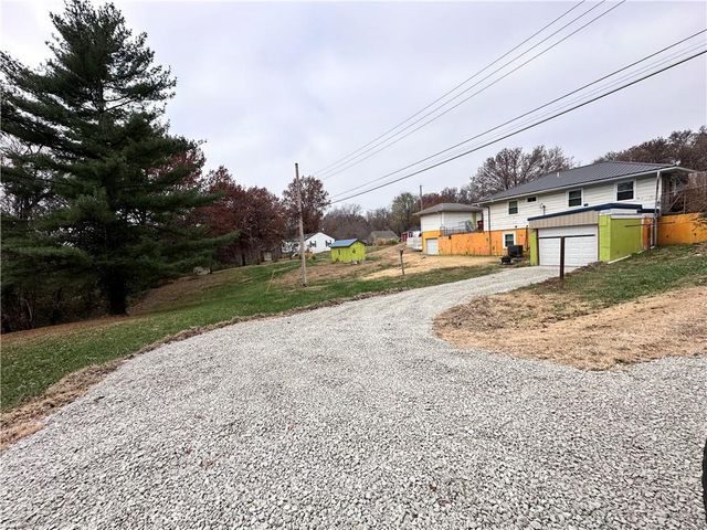 1605 Poplar Street, Lexington, MO 64067