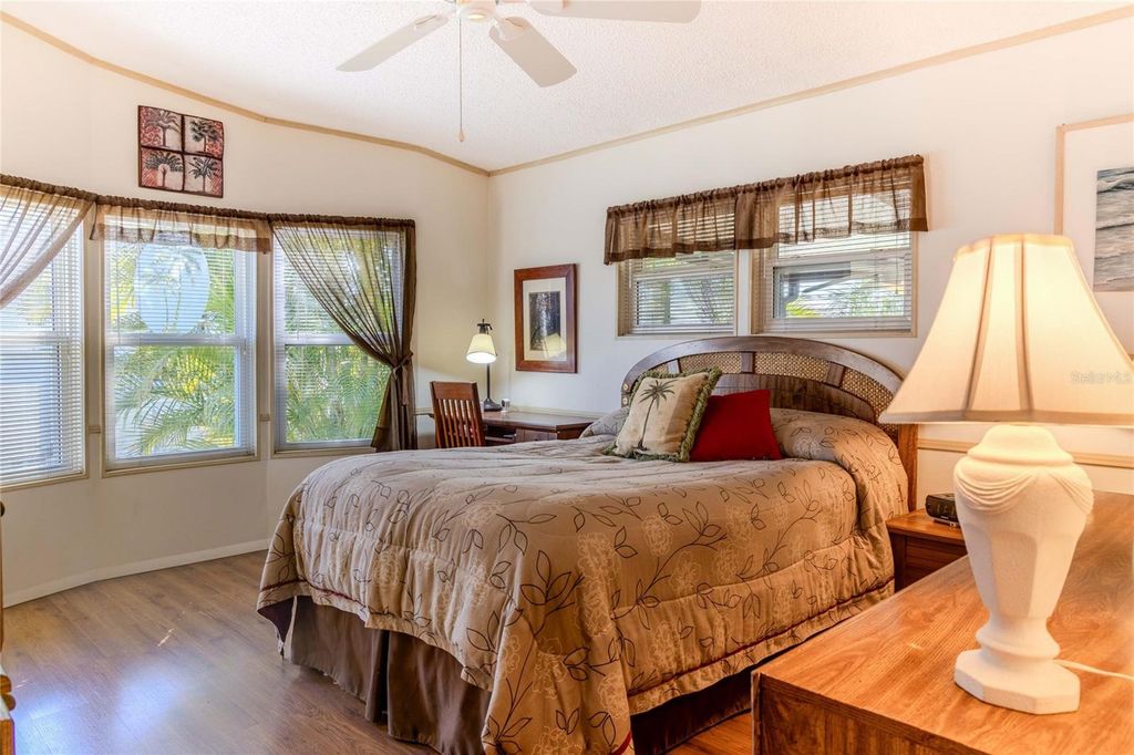 Image 17 of property listing at 2100 KINGS HIGHWAY 653, Port Charlotte, FL 33980