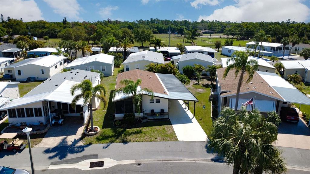 Image 39 of property listing at 2100 KINGS HIGHWAY 653, Port Charlotte, FL 33980