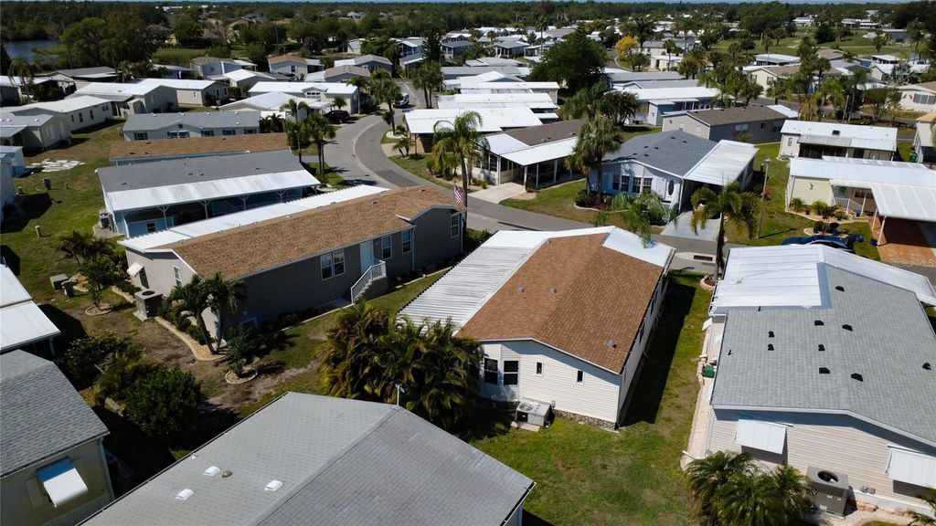 Image 41 of property listing at 2100 KINGS HIGHWAY 653, Port Charlotte, FL 33980