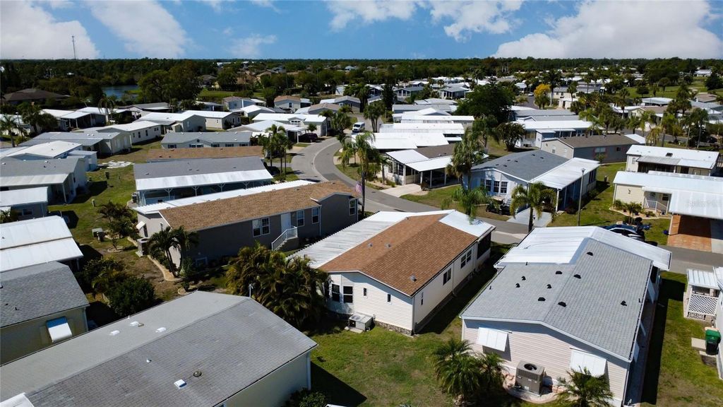 Image 43 of property listing at 2100 KINGS HIGHWAY 653, Port Charlotte, FL 33980