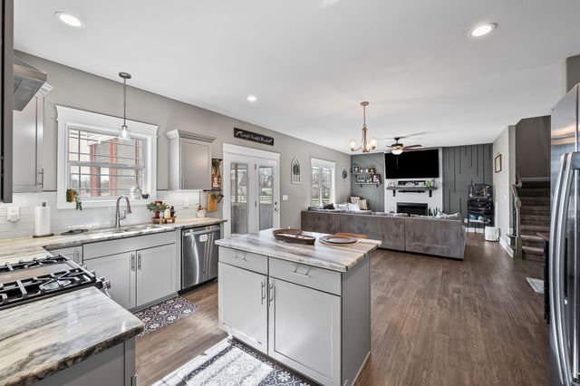 2810 Jim Taylor Rd, Woodlawn, TN 37191