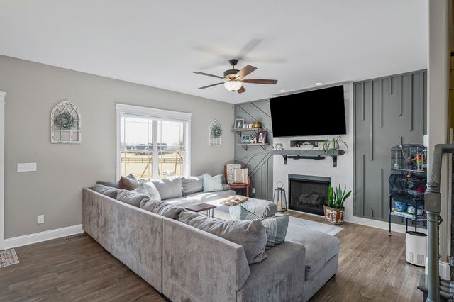 2810 Jim Taylor Rd, Woodlawn, TN 37191