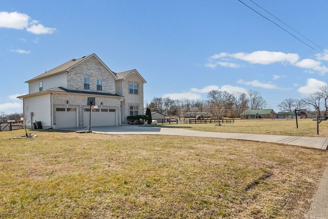 2810 Jim Taylor Rd, Woodlawn, TN 37191