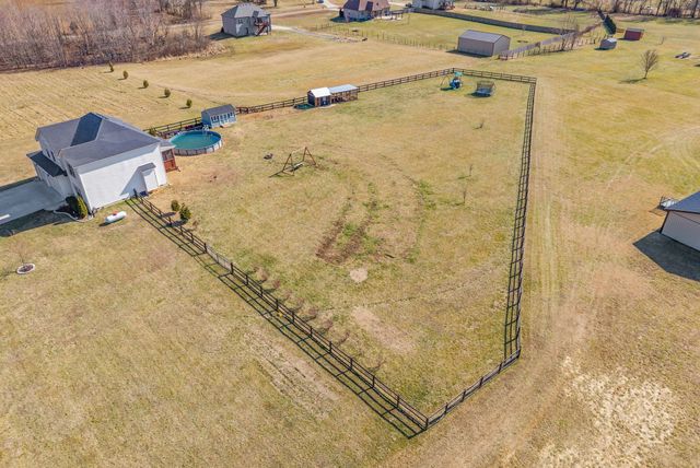 2810 Jim Taylor Rd, Woodlawn, TN 37191