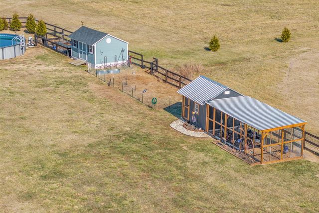 2810 Jim Taylor Rd, Woodlawn, TN 37191