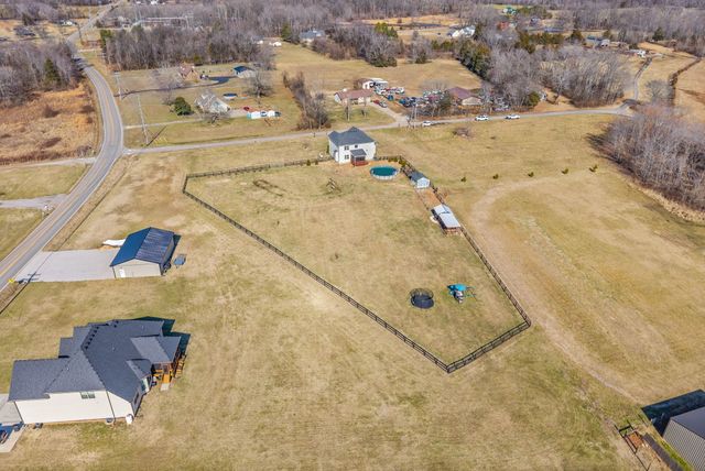 2810 Jim Taylor Rd, Woodlawn, TN 37191