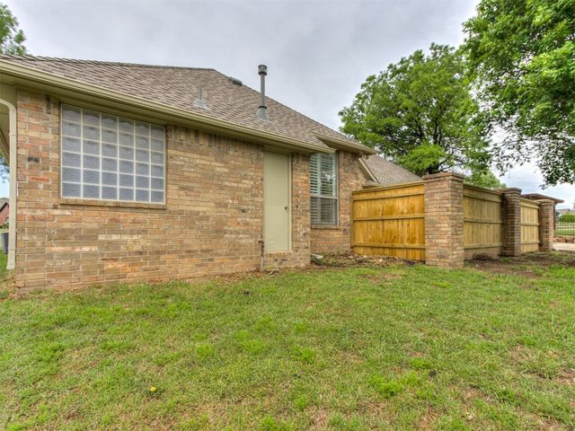 3904 Shortgrass Road, Edmond, OK 73003