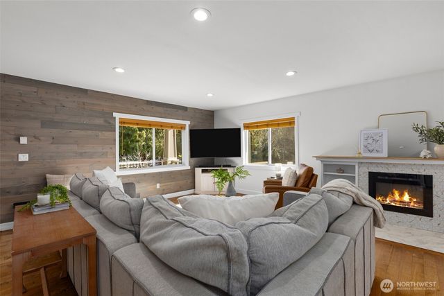 30225 196th Avenue SE, Kent, WA 98042