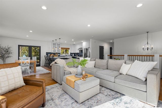 30225 196th Avenue SE, Kent, WA 98042