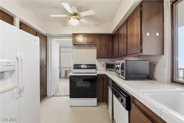 205 East Harmon Avenue 508, Las Vegas, NV 89169