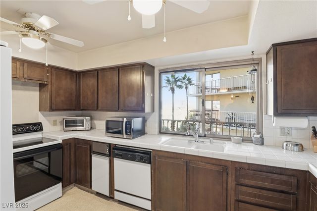 205 East Harmon Avenue 508, Las Vegas, NV 89169