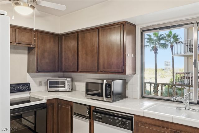 205 East Harmon Avenue 508, Las Vegas, NV 89169