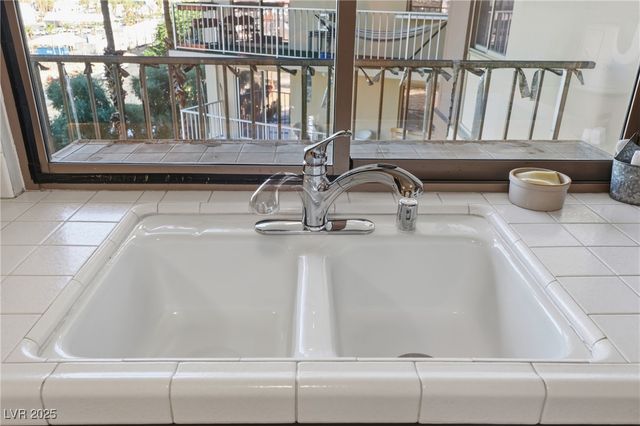 205 East Harmon Avenue 508, Las Vegas, NV 89169