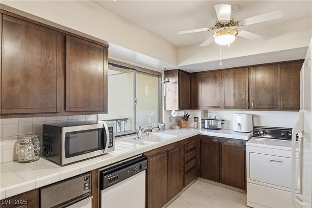 205 East Harmon Avenue 508, Las Vegas, NV 89169