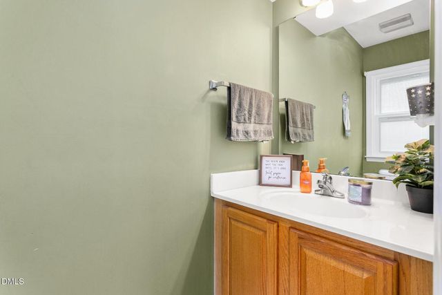 825 Lockesley Lane, Burlington, NC 27217