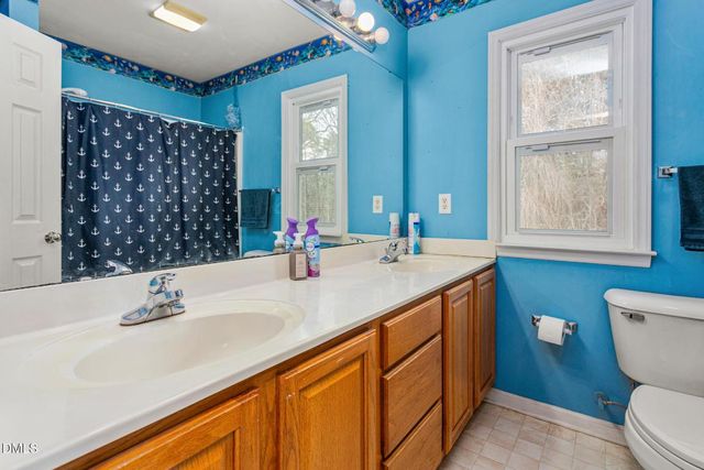 825 Lockesley Lane, Burlington, NC 27217