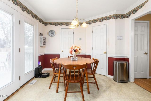 825 Lockesley Lane, Burlington, NC 27217