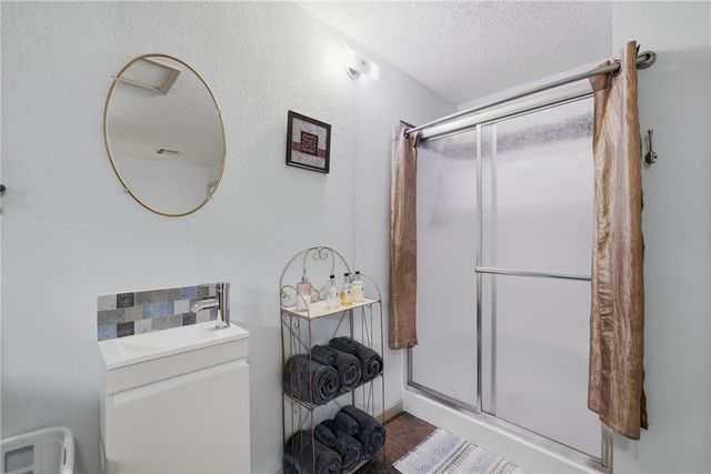 182 W Van Buren, Eureka Springs, AR 72632