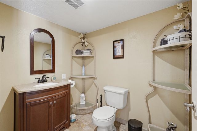 182 W Van Buren, Eureka Springs, AR 72632