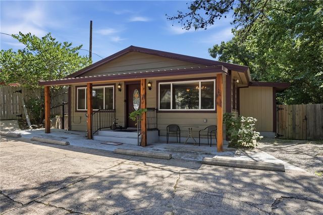 182 W Van Buren, Eureka Springs, AR 72632