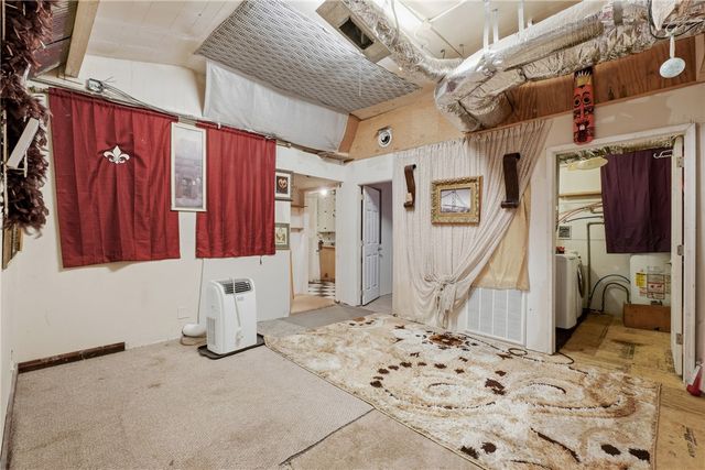182 W Van Buren, Eureka Springs, AR 72632