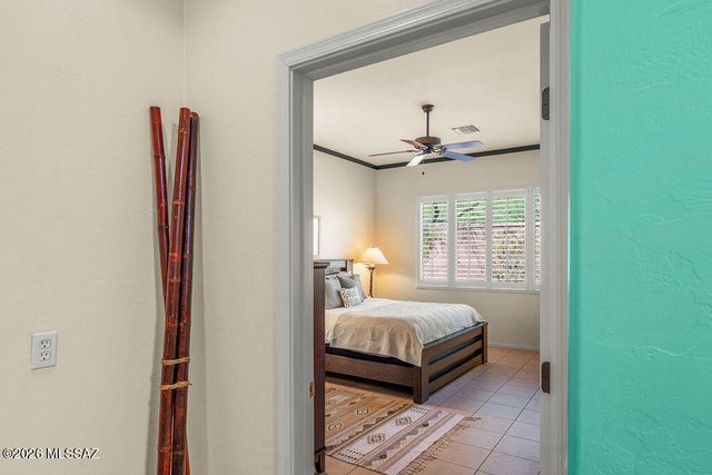 5786 S Lowry Canyon Place, Green Valley, AZ 85622