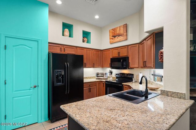 5786 S Lowry Canyon Place, Green Valley, AZ 85622