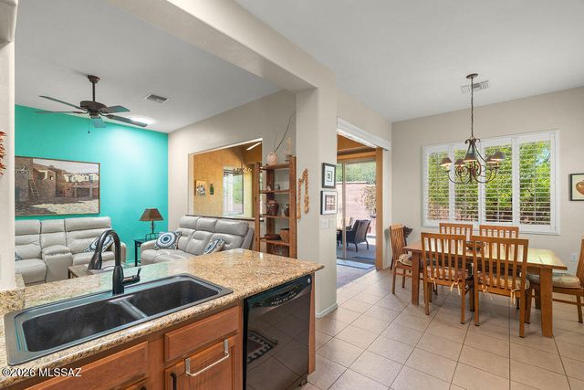 5786 S Lowry Canyon Place, Green Valley, AZ 85622