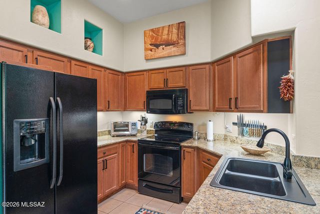 5786 S Lowry Canyon Place, Green Valley, AZ 85622