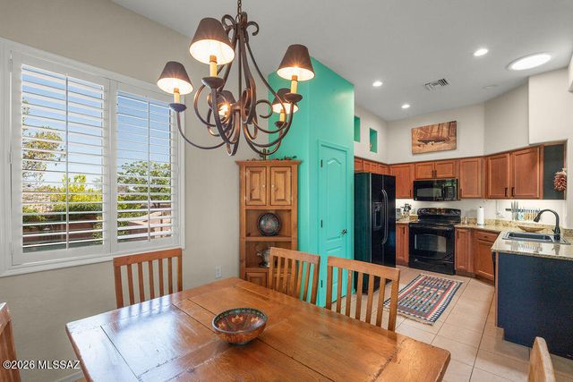 5786 S Lowry Canyon Place, Green Valley, AZ 85622