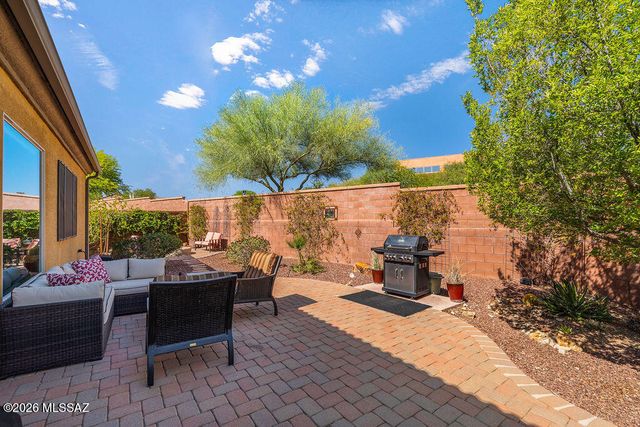 5786 S Lowry Canyon Place, Green Valley, AZ 85622