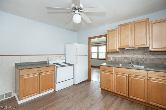 2831 North Avenue, Parma, OH 44134