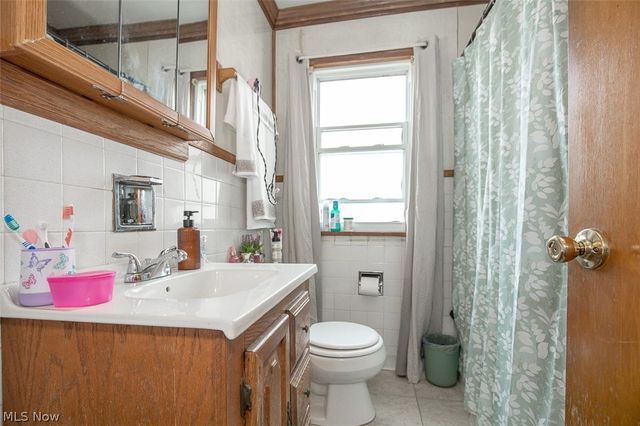 2831 North Avenue, Parma, OH 44134