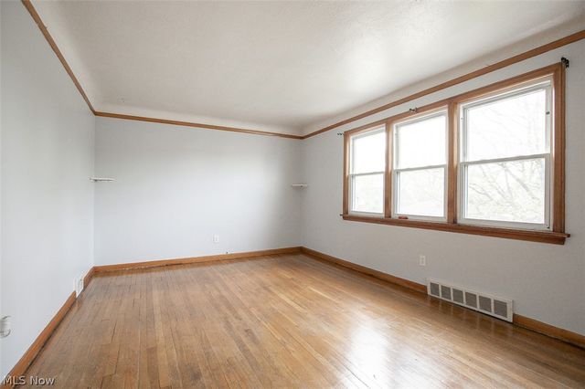 2831 North Avenue, Parma, OH 44134