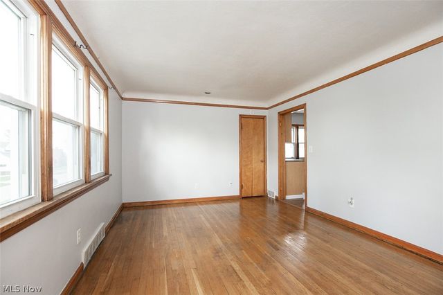 2831 North Avenue, Parma, OH 44134