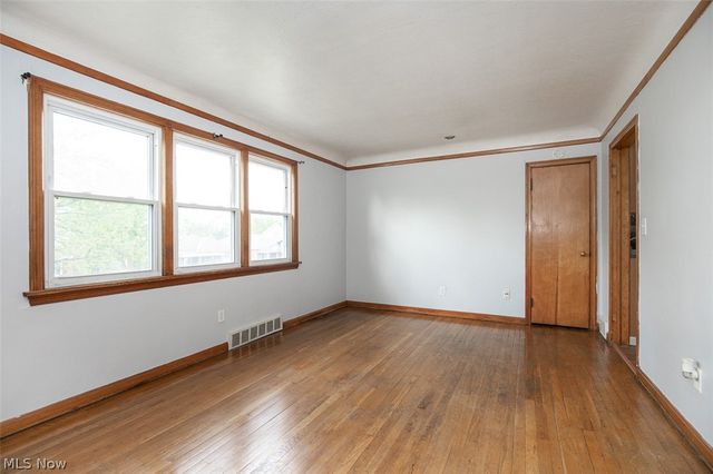 2831 North Avenue, Parma, OH 44134