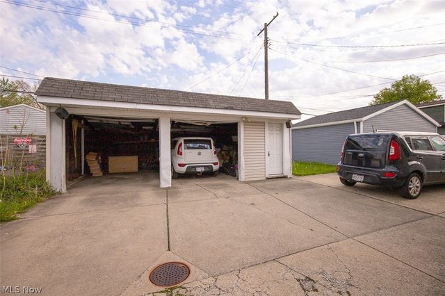2831 North Avenue, Parma, OH 44134