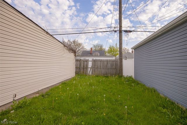 2831 North Avenue, Parma, OH 44134