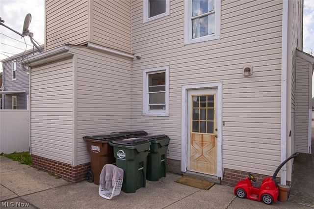 2831 North Avenue, Parma, OH 44134