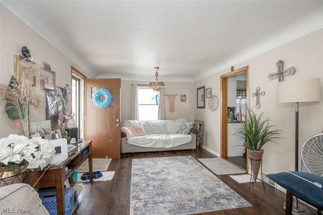 2831 North Avenue, Parma, OH 44134