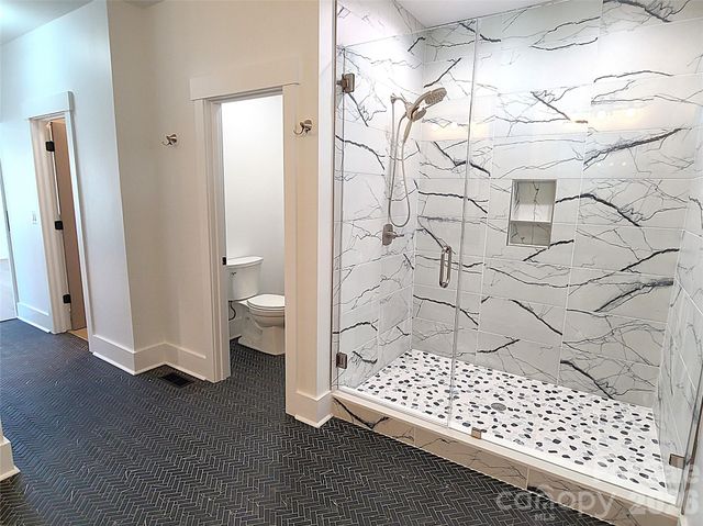 405 19th Avenue Circle NW, Hickory, NC 28601