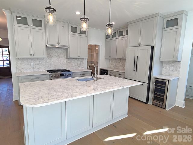 405 19th Avenue Circle NW, Hickory, NC 28601