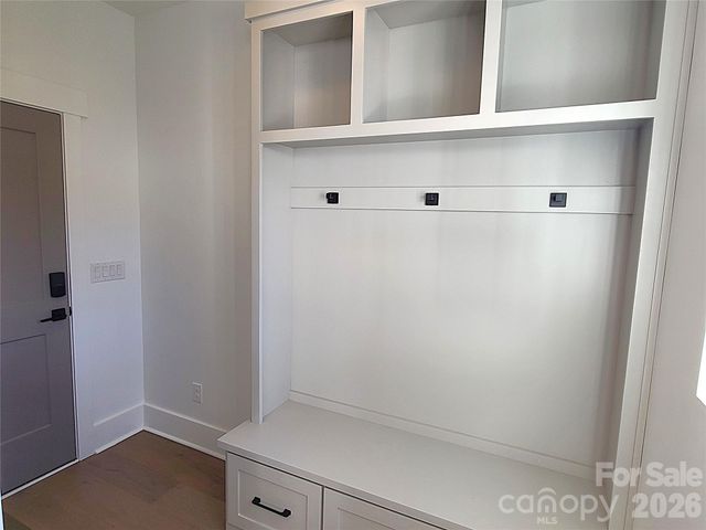 405 19th Avenue Circle NW, Hickory, NC 28601